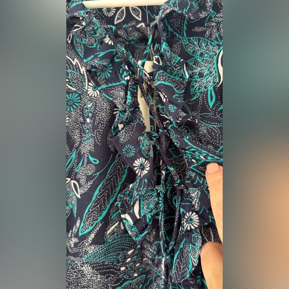 Anthropologie Haida Boho Peasant Blue Floral
Semi Sheer Blouse NWT Small - Picture 4 of 11